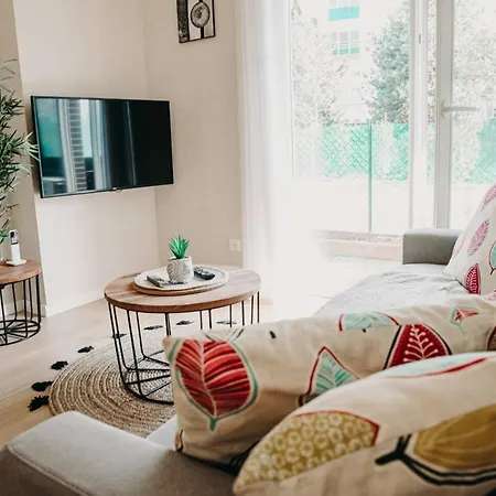 Moderne A Aix Les Bains 40 M² Piscine Et Jacuzzi *